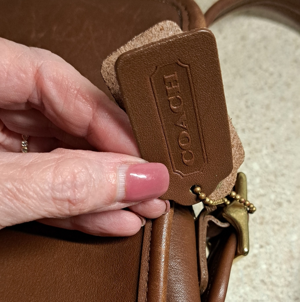 Vintage Coach Cognac Brown Leather Crossbody Bag - Picture 10 of 16